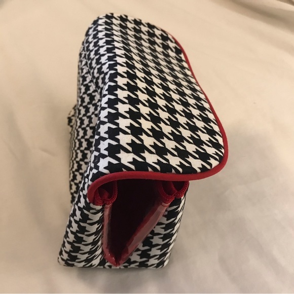 Ellen Tracy makeup or tech case. New - Picture 4 of 5